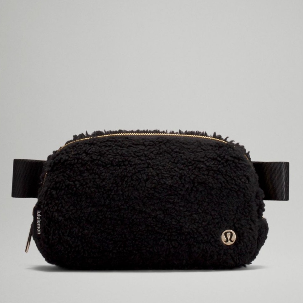 Lululemon Everywhere Belt Bag Fleece Sherpa